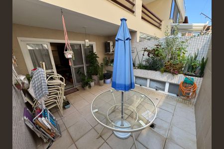 Casa de condomínio à venda com 200m², 3 quartos e 2 vagasVaranda da sala