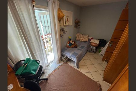 Casa de condomínio à venda com 200m², 3 quartos e 2 vagasQuarto 1