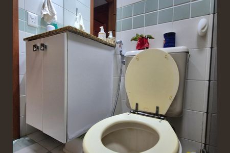 Casa de condomínio à venda com 200m², 3 quartos e 2 vagasBanheiro do quarto 1