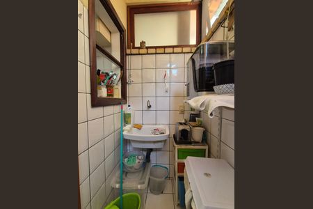 Casa de condomínio à venda com 200m², 3 quartos e 2 vagasÁrea de Serviço