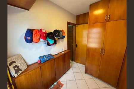Casa de condomínio à venda com 200m², 3 quartos e 2 vagasCloset da suíte 1