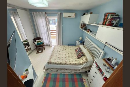 Casa de condomínio à venda com 200m², 3 quartos e 2 vagasSuite 2