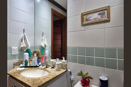 Casa de condomínio à venda com 200m², 3 quartos e 2 vagasBanheiro do quarto 1