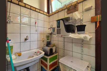 Casa de condomínio à venda com 200m², 3 quartos e 2 vagasÁrea de Serviço