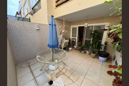 Casa de condomínio à venda com 200m², 3 quartos e 2 vagasVaranda da sala