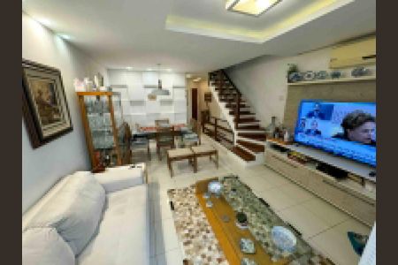 Casa de condomínio à venda com 200m², 3 quartos e 2 vagasSala