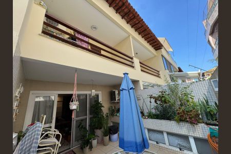 Casa de condomínio à venda com 200m², 3 quartos e 2 vagasVaranda da sala