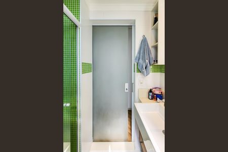 Apartamento à venda com 83m², 2 quartos e 2 vagas Apartamento à venda com 83m², 2 quartos e 2 vagasBanheiro da Suíte