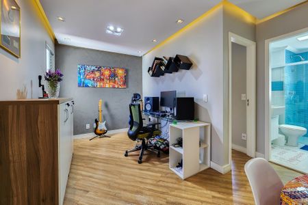 Apartamento à venda com 83m², 2 quartos e 2 vagas Apartamento à venda com 83m², 2 quartos e 2 vagasEscritório