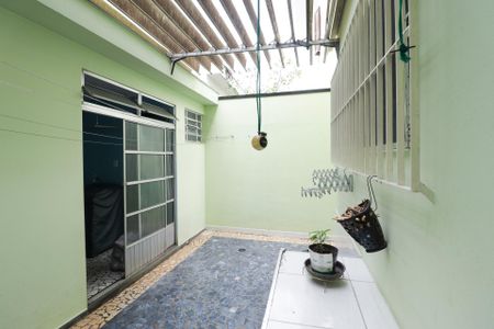 Casa à venda com 172m², 3 quartos e 3 vagas Casa à venda com 172m², 3 quartos e 3 vagasÁrea externa