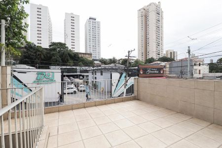 Casa à venda com 172m², 3 quartos e 3 vagas Casa à venda com 172m², 3 quartos e 3 vagasVaranda