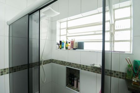 Casa à venda com 172m², 3 quartos e 3 vagas Casa à venda com 172m², 3 quartos e 3 vagasBanheiro Social