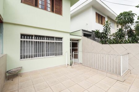 Casa à venda com 172m², 3 quartos e 3 vagas Casa à venda com 172m², 3 quartos e 3 vagasVaranda