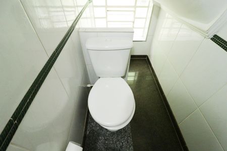 Casa à venda com 172m², 3 quartos e 3 vagas Casa à venda com 172m², 3 quartos e 3 vagasLavabo