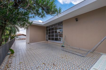 Casa à venda com 526m², 4 quartos e 4 vagasVaranda