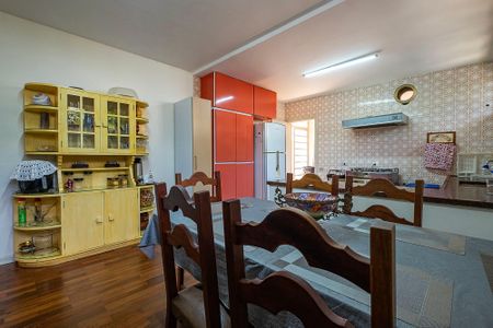 Casa à venda com 526m², 4 quartos e 4 vagasCozinha