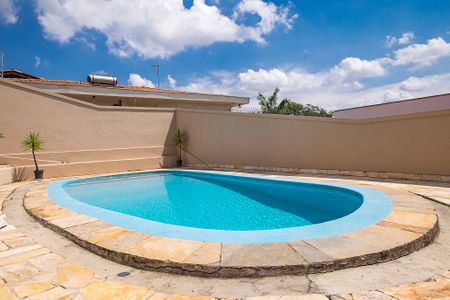 Casa à venda com 526m², 4 quartos e 4 vagasQuintal