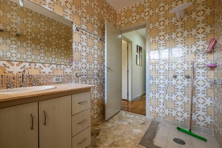 Casa à venda com 526m², 4 quartos e 4 vagasSuíte - Banheiro