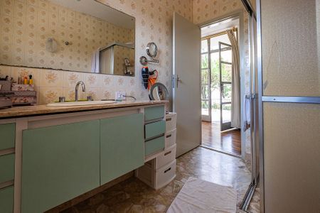 Casa à venda com 526m², 4 quartos e 4 vagasBanheiro