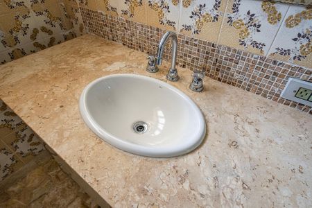 Casa à venda com 526m², 4 quartos e 4 vagasSuíte - Banheiro