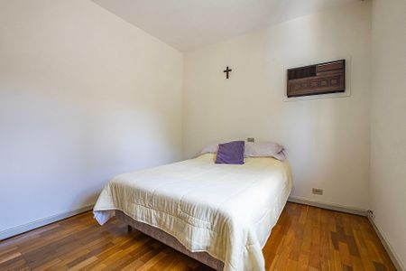 Casa à venda com 526m², 4 quartos e 4 vagasSuíte