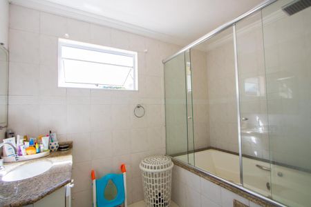 Apartamento à venda com 300m², 3 quartos e 2 vagasBanheiro do quarto 1