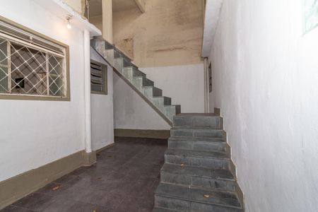 Casa para alugar com 150m², 3 quartos e 1 vagaEscada