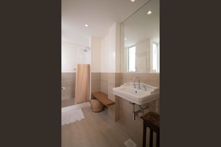 Studio à venda com 40m², 1 quarto e sem vaga Studio à venda com 40m², 1 quarto e sem vagaBanheiro social