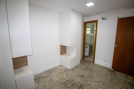 Apartamento à venda com 82m², 3 quartos e 2 vagasSuíte 1