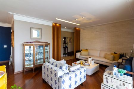 Apartamento à venda com 218m², 4 quartos e 4 vagasSala