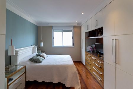 Apartamento à venda com 218m², 4 quartos e 4 vagas Suíte 1