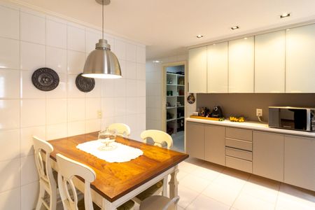 Apartamento à venda com 218m², 4 quartos e 4 vagas Copa