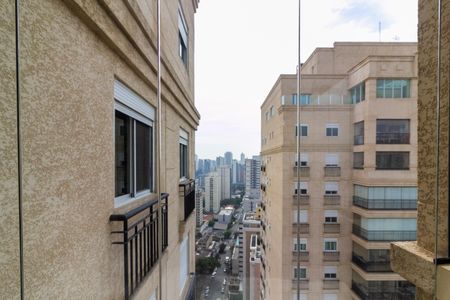 Apartamento à venda com 218m², 4 quartos e 4 vagasVaranda vista
