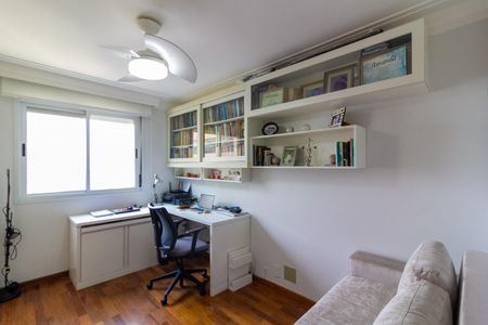 Apartamento à venda com 218m², 4 quartos e 4 vagasQuarto 