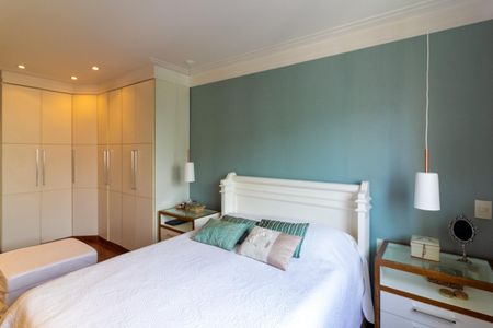 Apartamento à venda com 218m², 4 quartos e 4 vagas Suíte 1