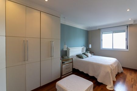 Apartamento à venda com 218m², 4 quartos e 4 vagas Suíte 1
