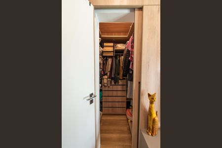 Apartamento à venda com 139m², 2 quartos e 2 vagasCloset da suíte 1