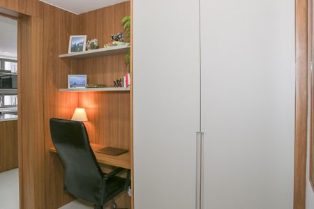 Apartamento à venda com 85m², 2 quartos e 2 vagas Apartamento à venda com 85m², 2 quartos e 2 vagasEscritório
