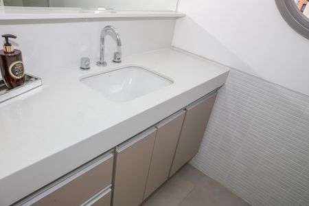 Apartamento à venda com 85m², 2 quartos e 2 vagas Apartamento à venda com 85m², 2 quartos e 2 vagasBanheiro da Suíte