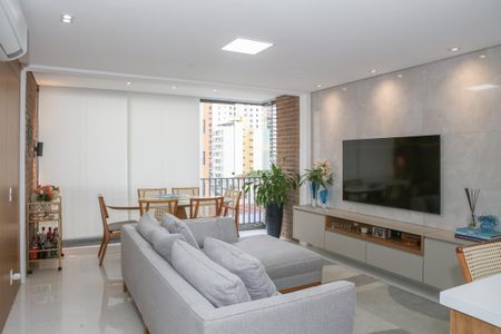 Apartamento à venda com 85m², 2 quartos e 2 vagas Apartamento à venda com 85m², 2 quartos e 2 vagasCozinha e Área de Serviço