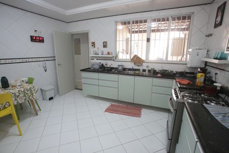 Casa de condomínio à venda com 370m², 6 quartos e 2 vagasCozinha