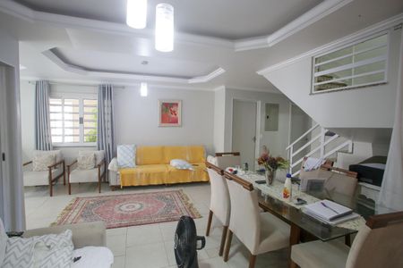 Casa de condomínio à venda com 370m², 6 quartos e 2 vagasSala