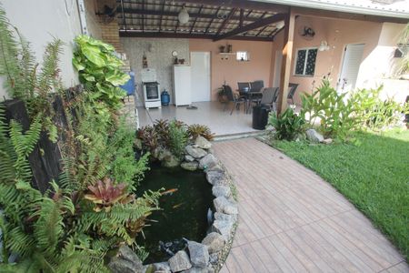 Casa de condomínio à venda com 370m², 6 quartos e 2 vagasQuintal