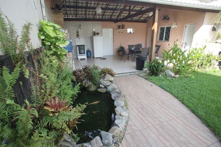 Casa de condomínio à venda com 370m², 6 quartos e 2 vagasQuintal