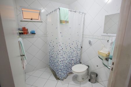 Casa de condomínio à venda com 370m², 6 quartos e 2 vagasLavabo