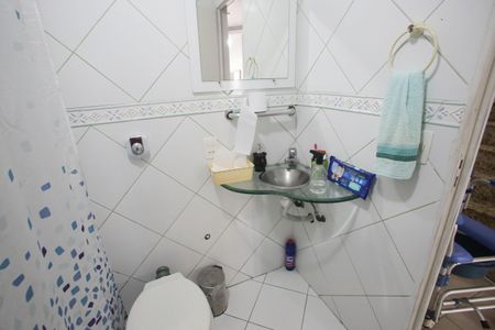 Casa de condomínio à venda com 370m², 6 quartos e 2 vagasLavabo