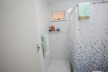 Casa de condomínio à venda com 370m², 6 quartos e 2 vagasLavabo