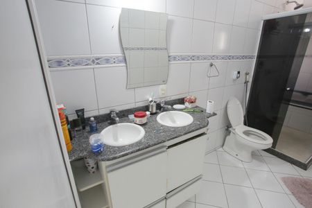 Casa de condomínio à venda com 370m², 6 quartos e 2 vagasBanheiro da Suíte 6