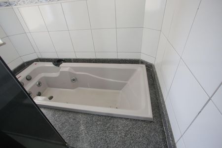 Casa de condomínio à venda com 370m², 6 quartos e 2 vagasBanheiro da Suíte 6