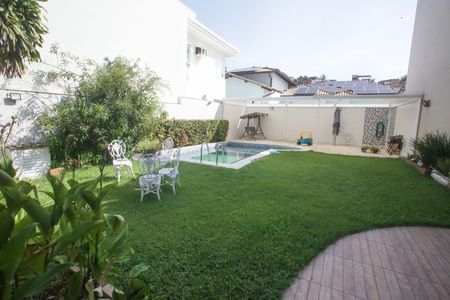 Casa de condomínio à venda com 370m², 6 quartos e 2 vagasQuintal